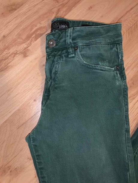 Skinny 27/28, guess,28