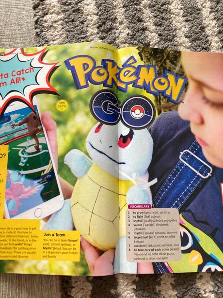 Časopisy r&r, karty a cd, 