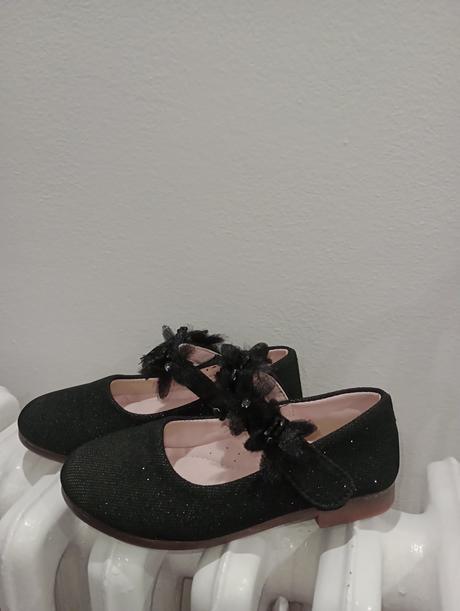 Baleríny trblietavé, 31