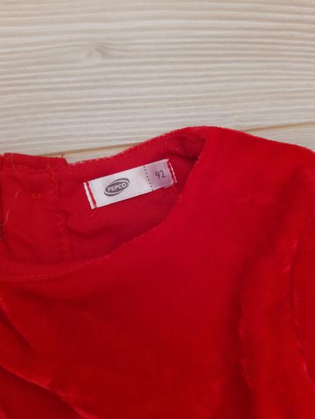 Červené sametove šaty, pepco,92