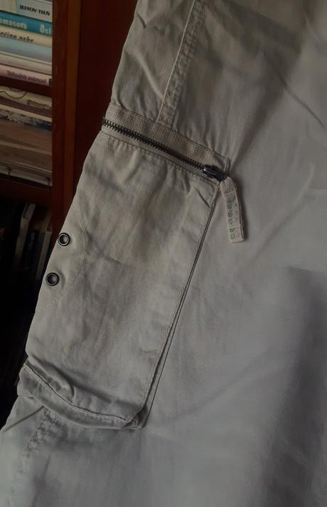 Dámske bledé športové nohavice s bočnými vreckami, kenvelo,s