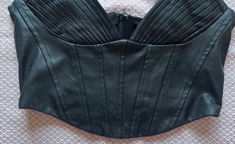 Čierny korzetový koženkový crop top, amisu, xs/34, amisu,xs