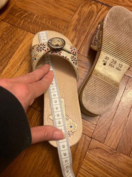 Dievčenské šľapky -dreváky, 30