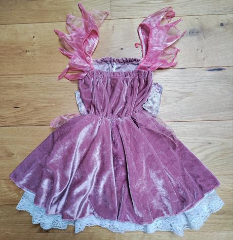 Zamatové ružové šaty a,