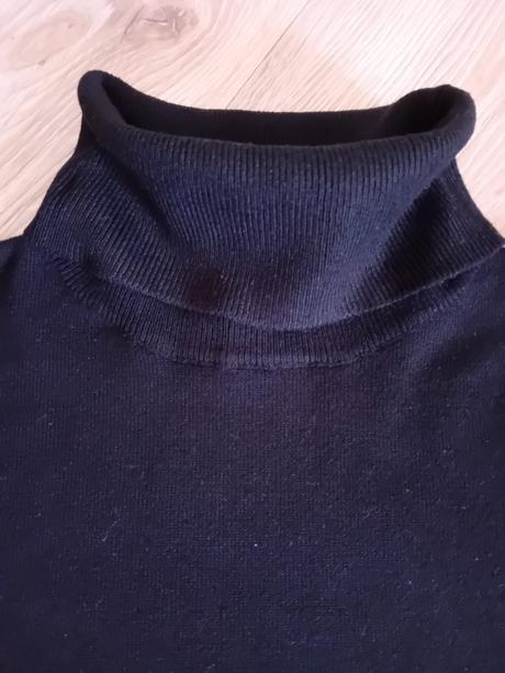 Tenší čierny rolák, h&m,s