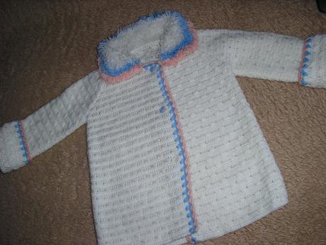 1058 biely kabátik, dlhý sveter, 86