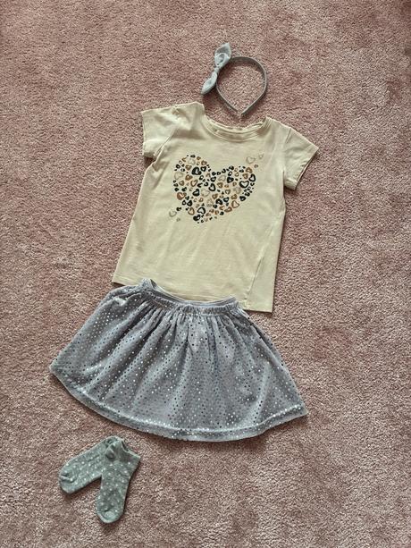 Šedo- béžový set, 104