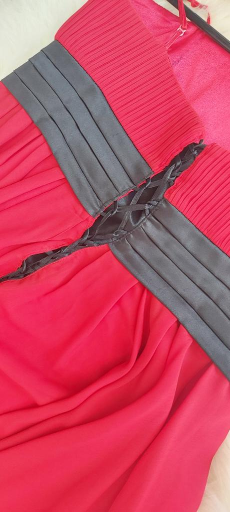 Krásne červené spoločenské šaty, 42