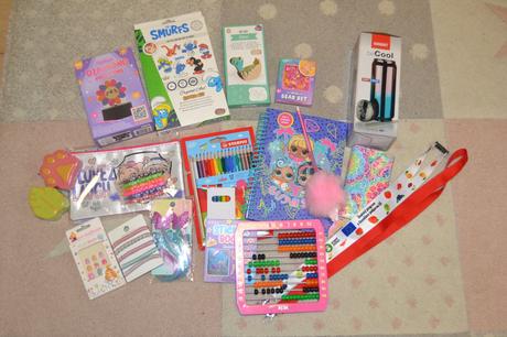 Dievčenské potreby sada 20 ks,