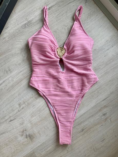 Nove jednodielne plavky, m