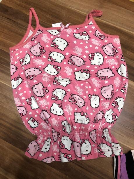 Tricko a overal, 122–134