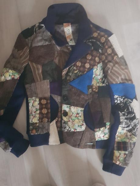 Desigual bunda, desigual,38