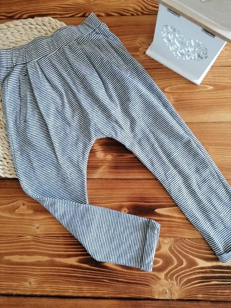 Pudlové nohavice, 104