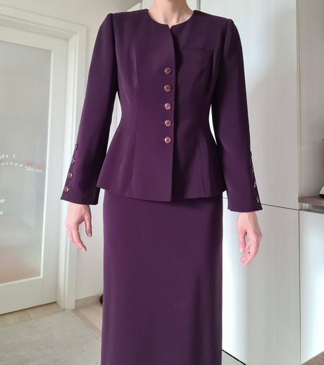 Suknovy kostym aj na svadbu, 40