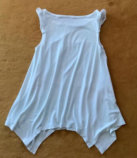 Tričko so zaujímavým strihom, f&f,140