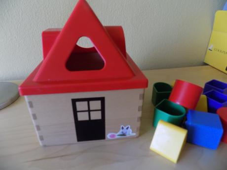 Drevený domček na triedenie, 