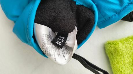 Lyžiarske rukavičky + čiapka a nákrčník, 86