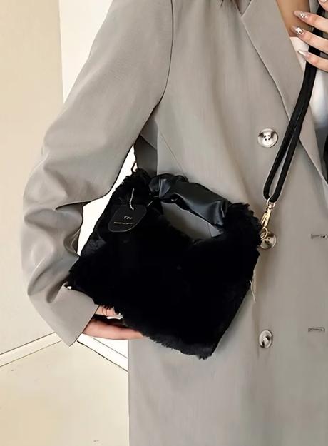 Kožušinková kabelka-čierna, 