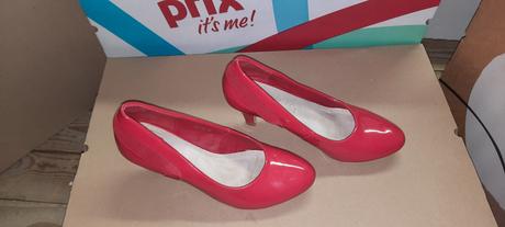 Červené lodičky, 39