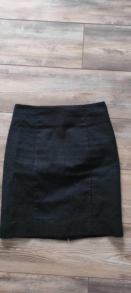 Sukňa s vyšším pásom, 36