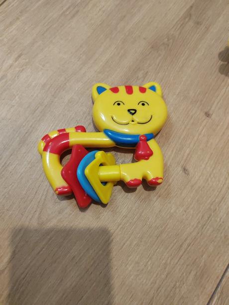 Rôzne hrkálky, hryzatka a hračky pre najmenších,