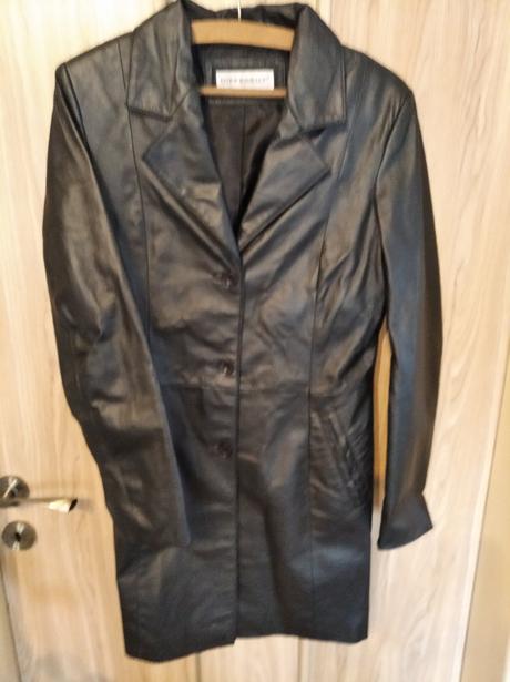 Kožený kabát different, 36