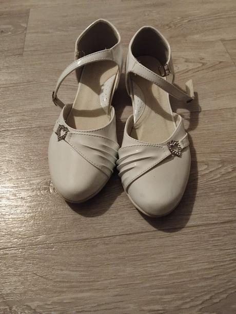 Dievcenske topanky, 38