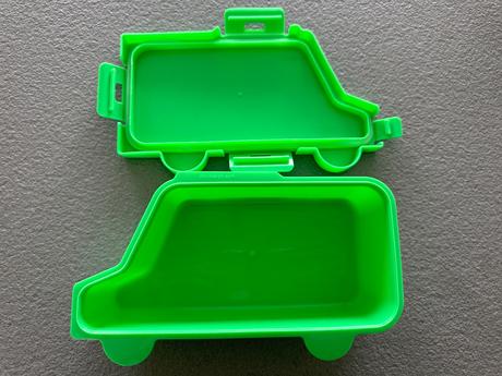 Desiatovy box v tvare auta, 