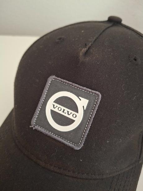 Čierna značková šiltovka volvo originál uni,