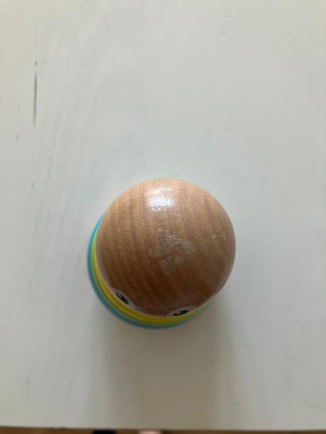 Drevený navliekací kužel s hlavou,