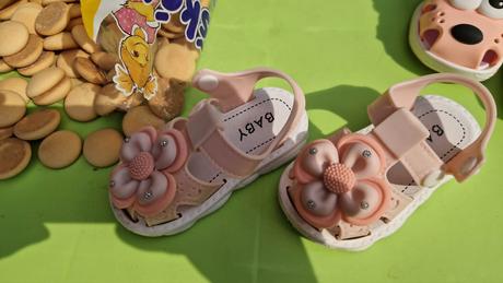 Sandálky s 3d kvietkami, baby,19