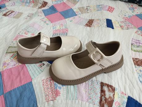 Dievčenské topánky, 31