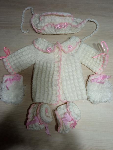 Set, sveter rukavice, capacky, 56