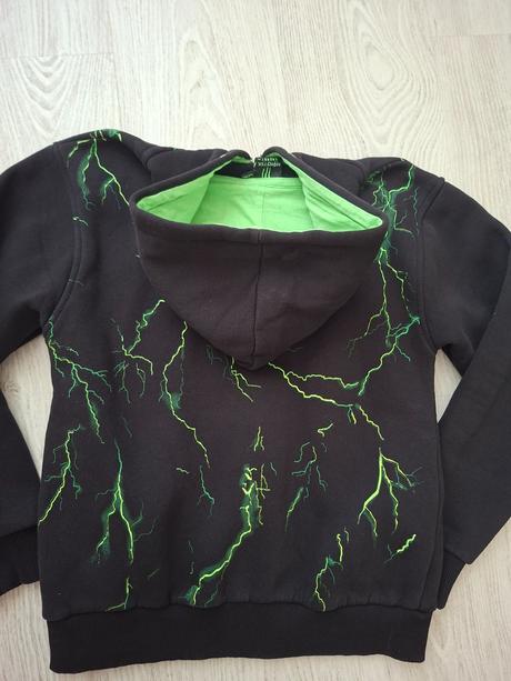 Hrubšia mikina s pestrým nápisom č.158/164, 158