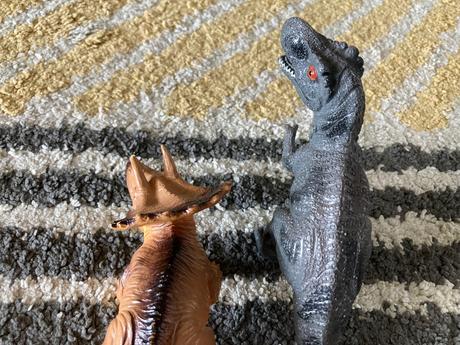 Dinosaury väčší 22cm, 