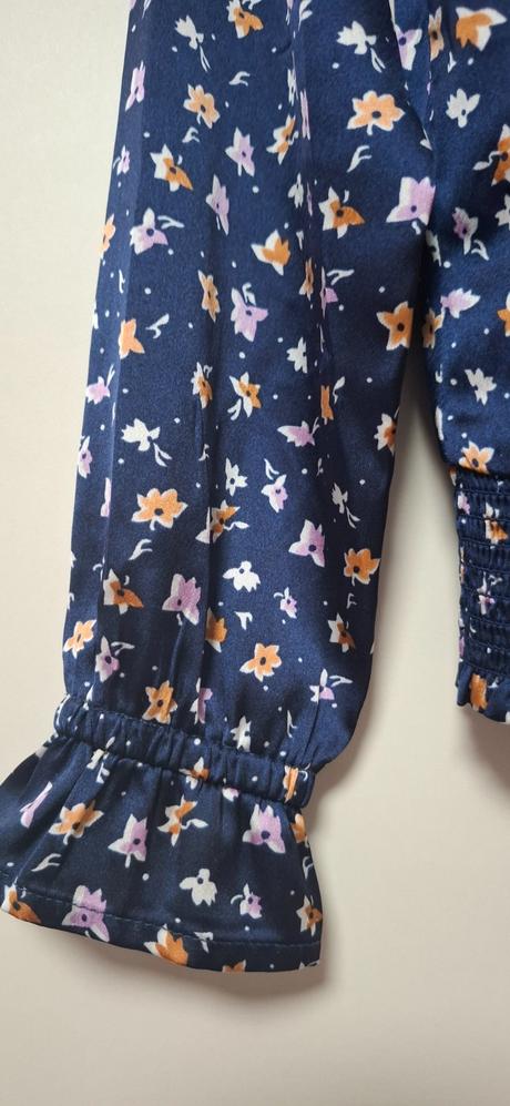 Saténová blúzka, 134