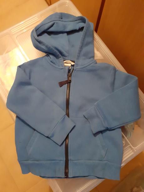 3 mikiny a 4 tričká  (2-3 roky), 86–98