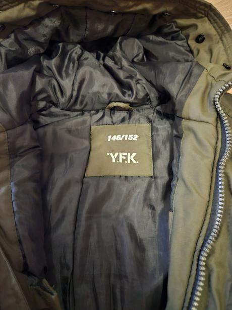 Chlapčenská zimná bunda, 152