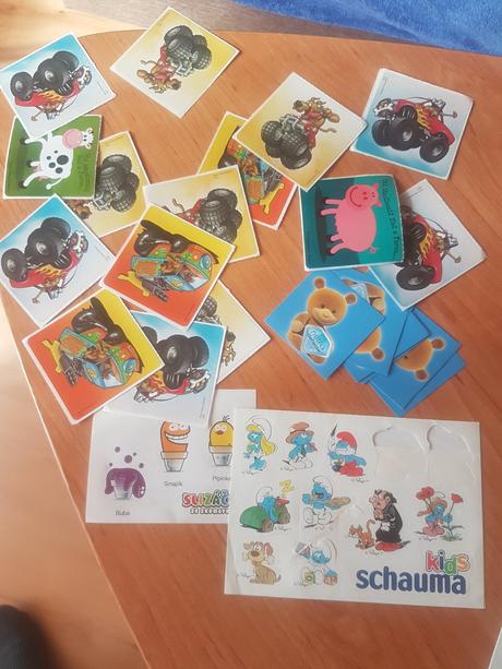 Samolepka/samolepky, 