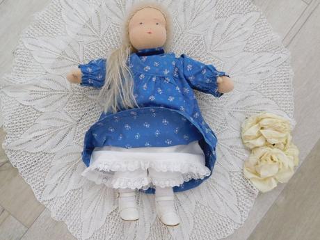 Tkané plátno ivory +krém +modrý prúžok +bábika,,