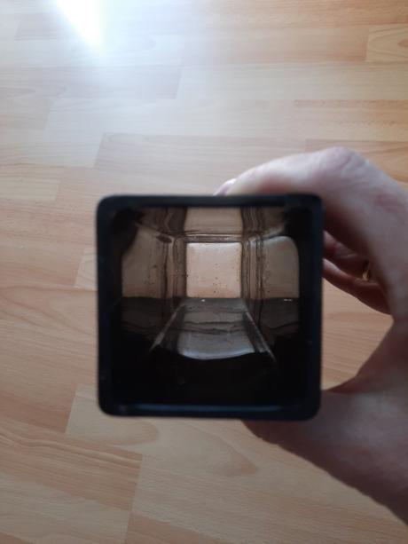 Sklenená hranatá váza, 