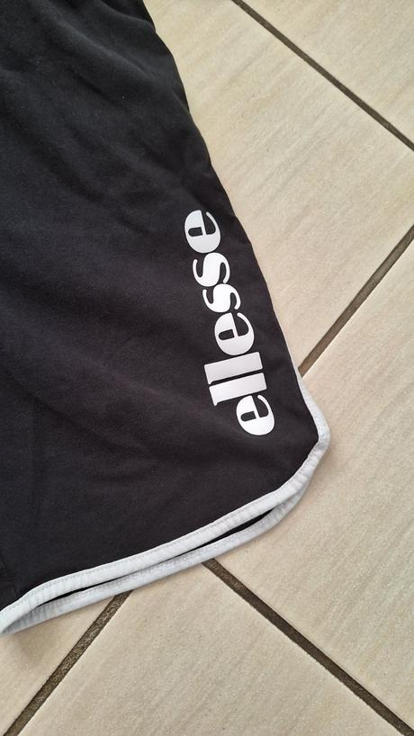 Kratasy ellesse, 146