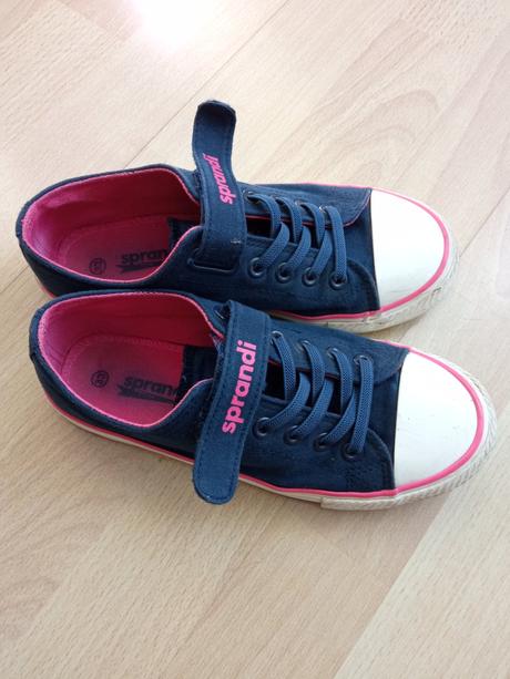 Tenistky, sprandi,33