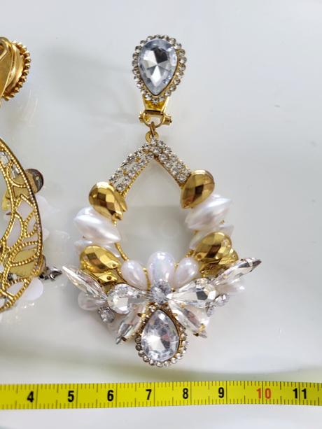 Spoločenské náušnice,