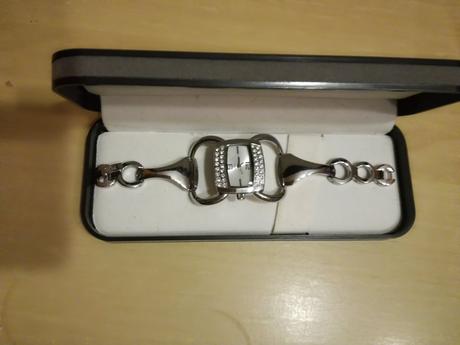 Náramkové hodinky,