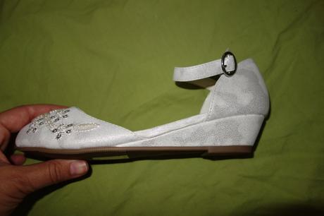 Nove sviatocne sandalky monsoon, 36