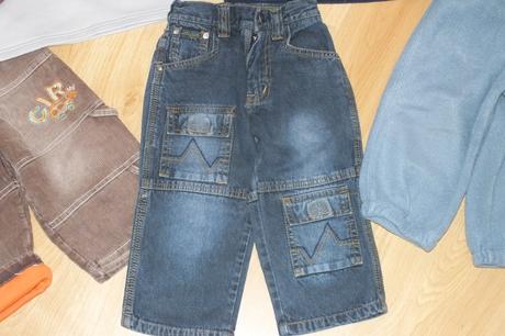 3x nohavice a mikiny, 92