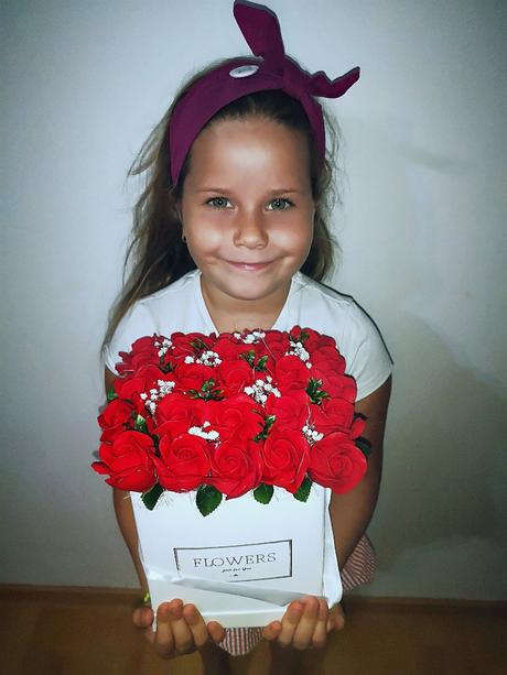 Box plný vovavych mydlovych ruží,