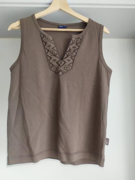 C280 tricko hnede  nenosene, l