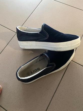 Nasuvacie tenisky, 40